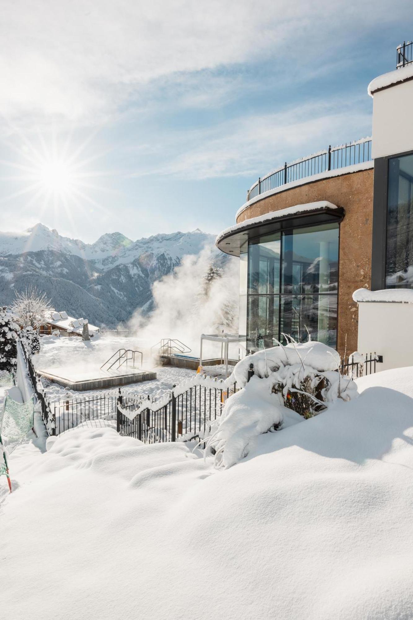 Schlosshotel Фис Экстерьер фото