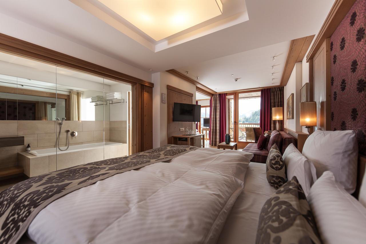 Schlosshotel Фис Экстерьер фото