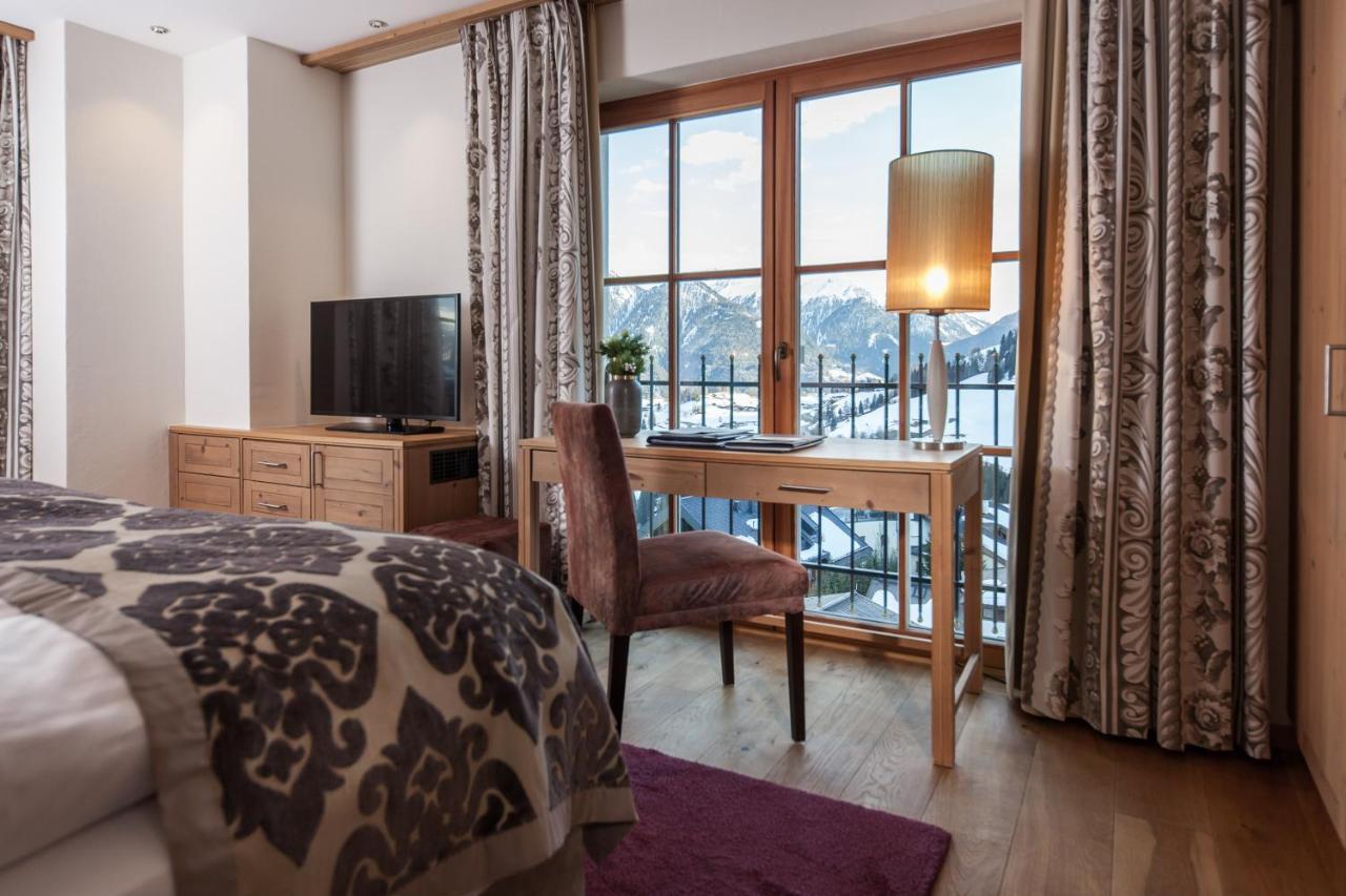 Schlosshotel Фис Экстерьер фото