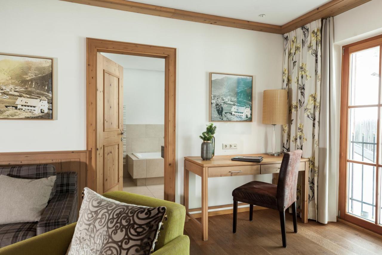 Schlosshotel Фис Экстерьер фото