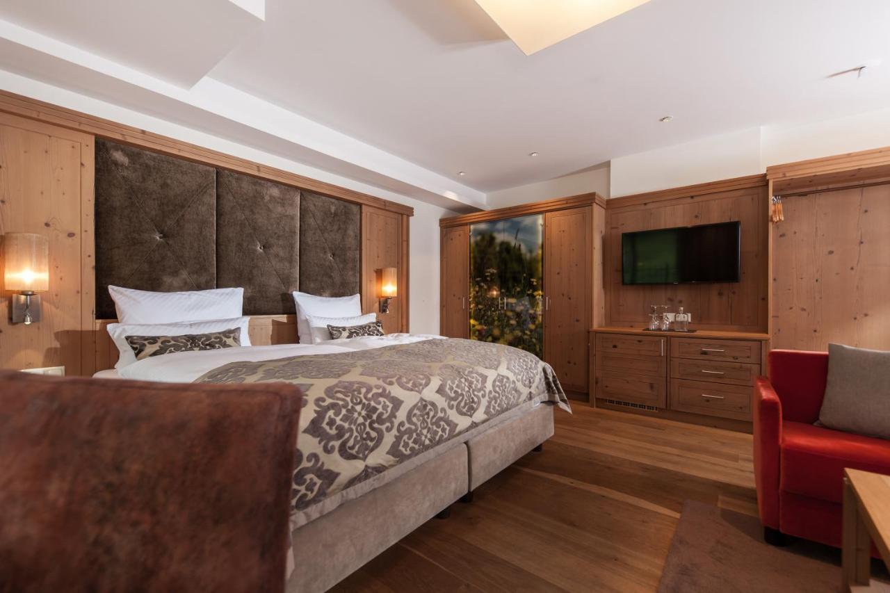 Schlosshotel Фис Экстерьер фото