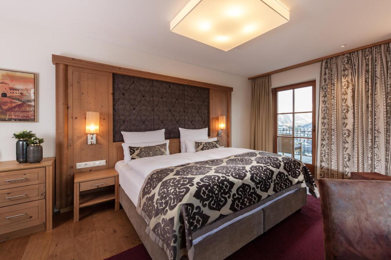 Schlosshotel Фис Экстерьер фото